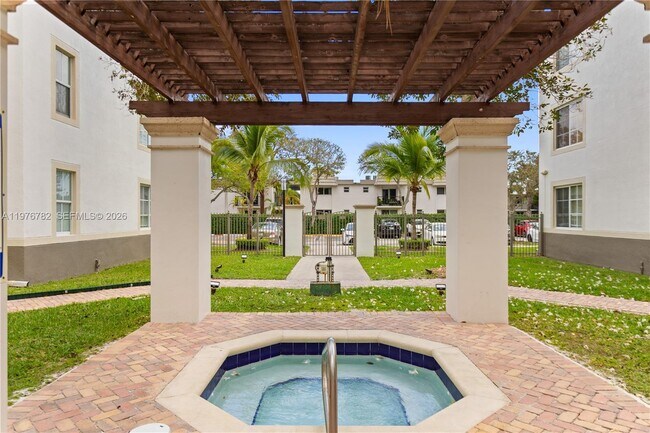 Building Photo - 6851 SW 44th St