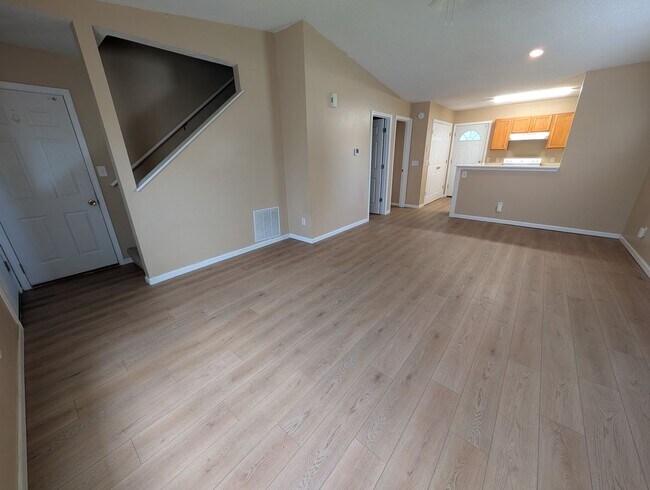 Building Photo - 5005-5007 Geyser Blvd