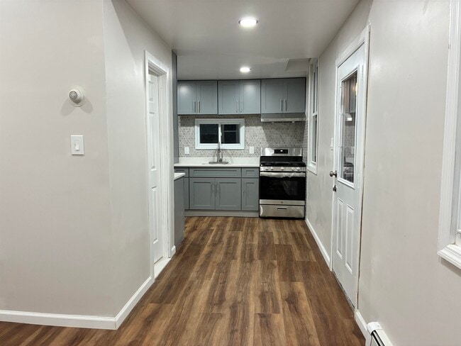Building Photo - 408 3rd St