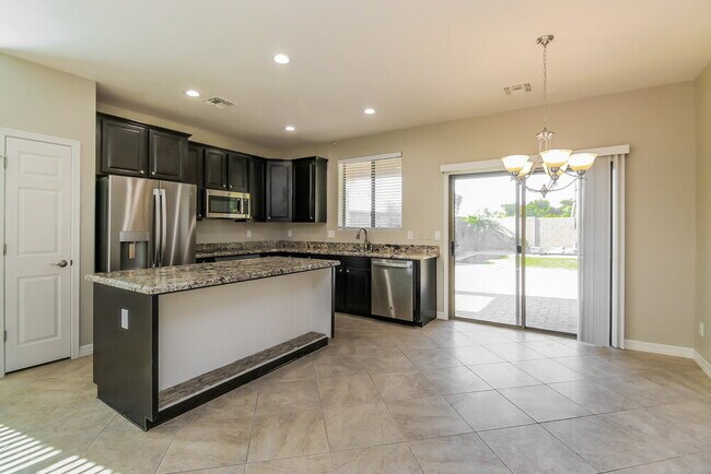 Building Photo - 4165 E Thunderheart Trail