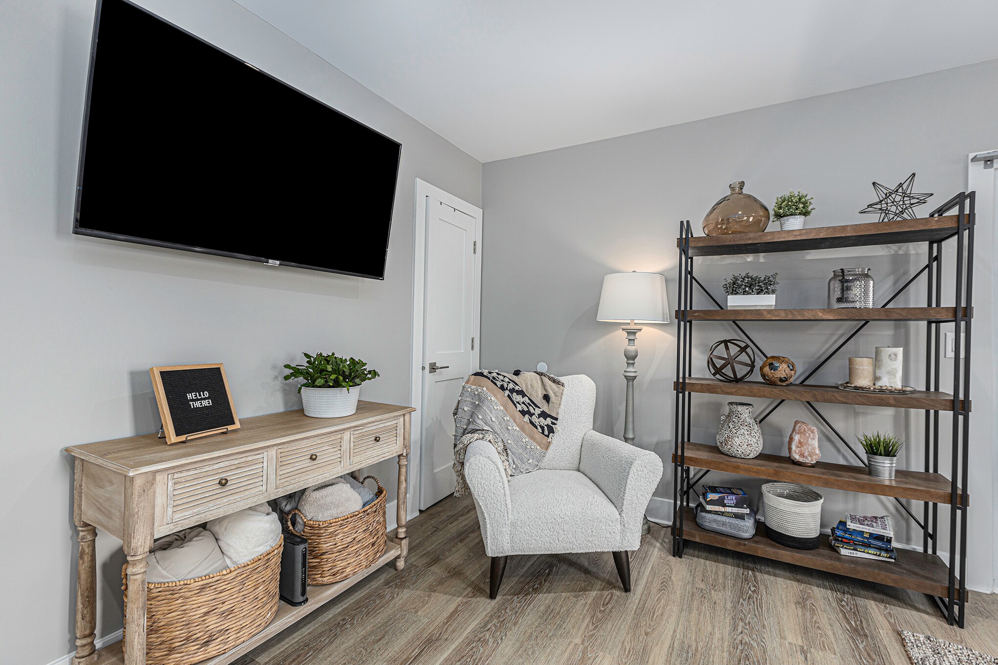 Building Photo - 211 S Pleasant St