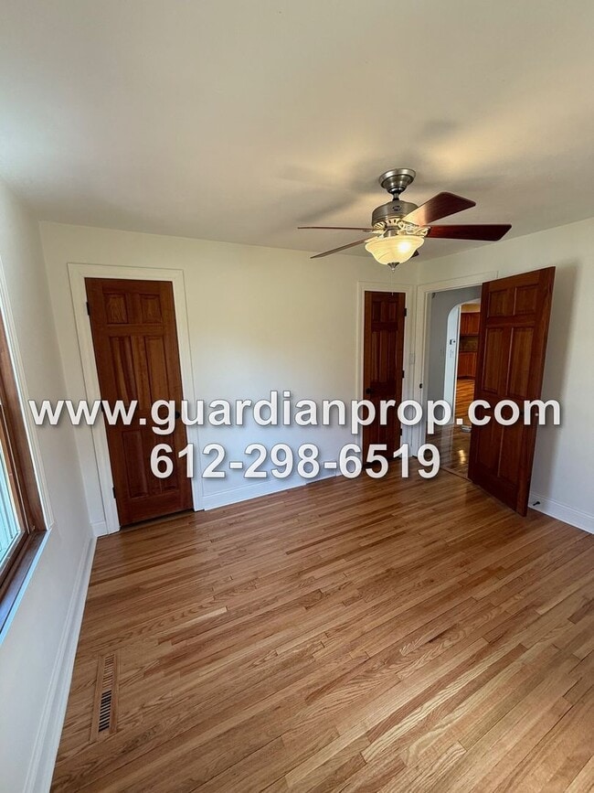 Building Photo - Roseville House in Secluded Midland Hills Available September 1, Updated Kitchen, Large Primary S...