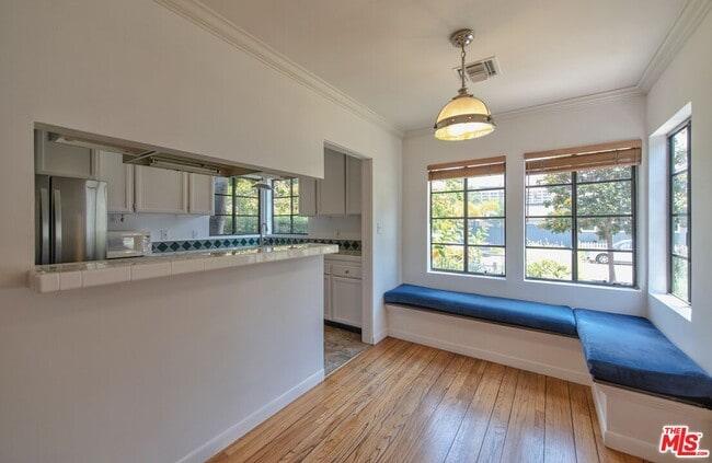 Building Photo - 543 28th Ave