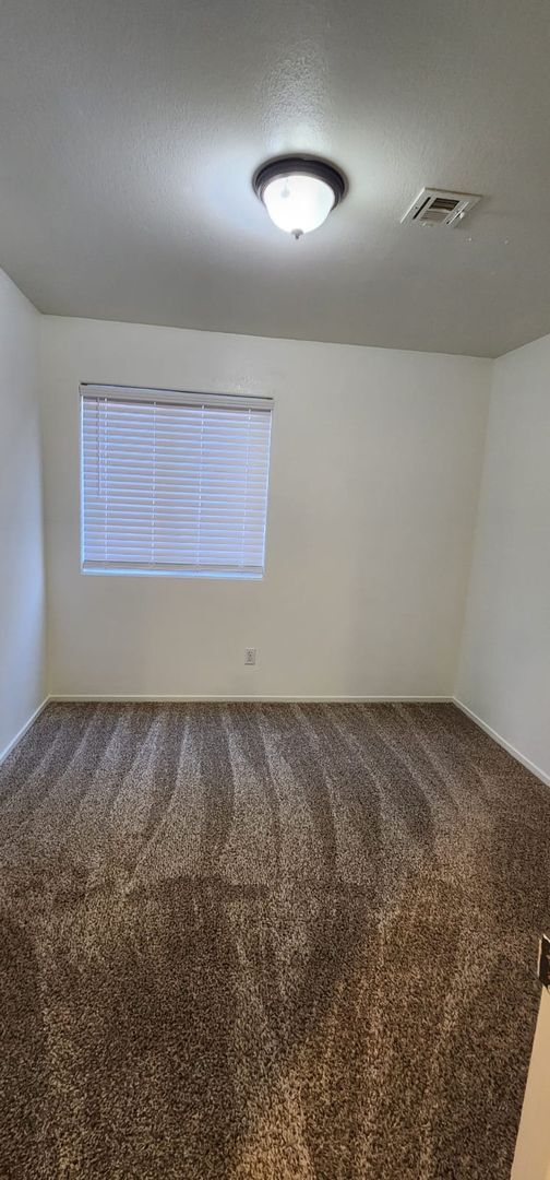 Building Photo - Beautiful 3-Bed, 2.5-Bath Home in Las Vegas