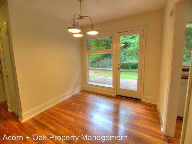 Building Photo - 3 br, 2 bath House - 107 W. Woodridge Dr.