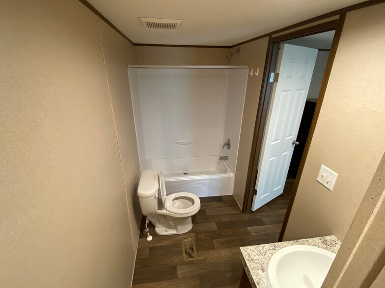 Building Photo - 1107 Stokes Ave
