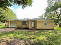 Building Photo - 409 La Bradford Dr