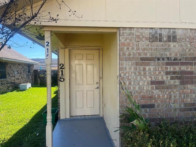 Building Photo - 215 Christina Pl