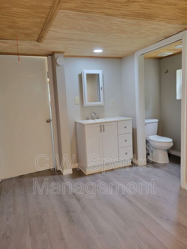 Building Photo - 310 Carson Cir