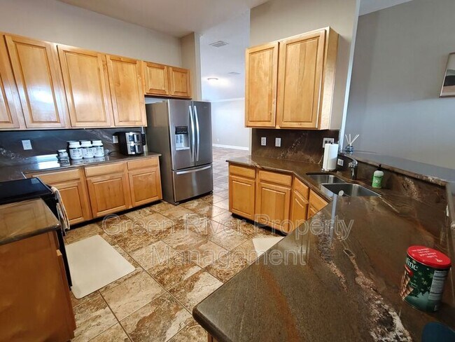 Building Photo - 1505 Majestic View Ln