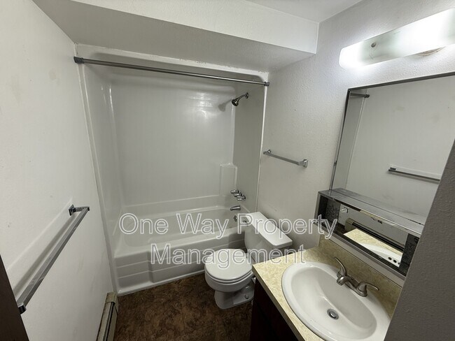 Building Photo - 2511 W 27th St