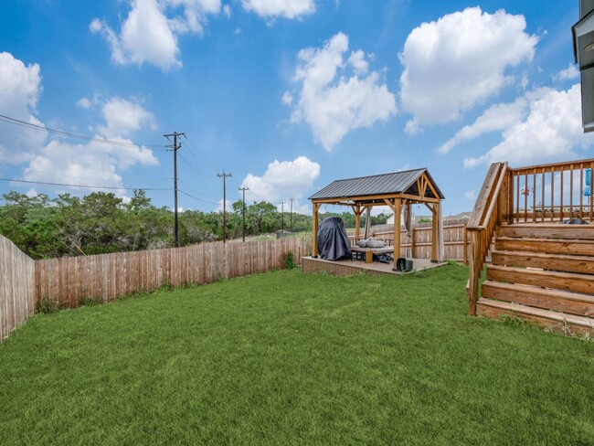 Building Photo - Electric and Gas Included in Rent!!