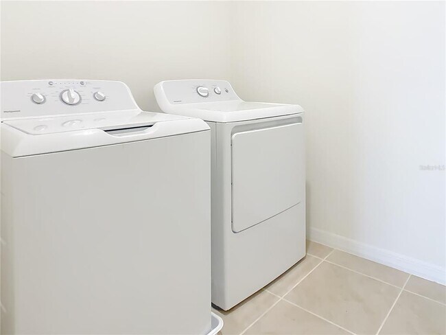 Building Photo - 2119 Tay Wes Dr