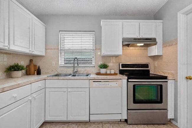 Building Photo - 1053 Sugarberry Trail