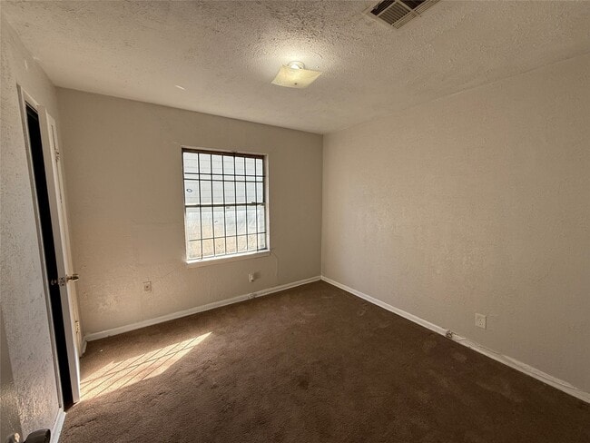 Building Photo - 5614 Ricky St