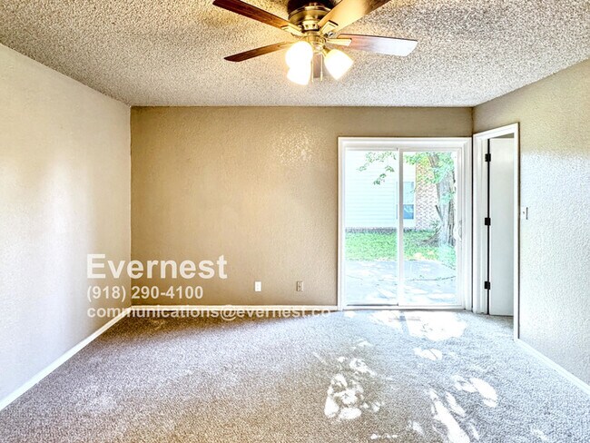 Building Photo - Comfortable 3-Bedroom Home with Prime Acce...