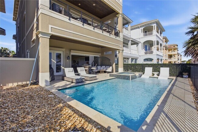 Building Photo - 340 Ocean Crest Dr