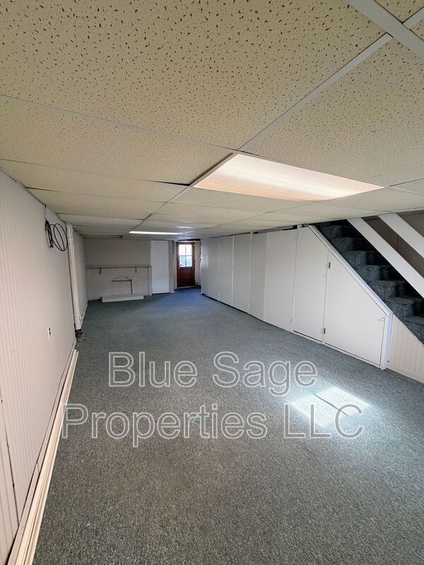 Building Photo - 5207 Westbrook Dr