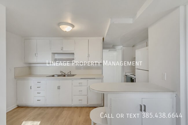 Building Photo - 1954 S 700 E