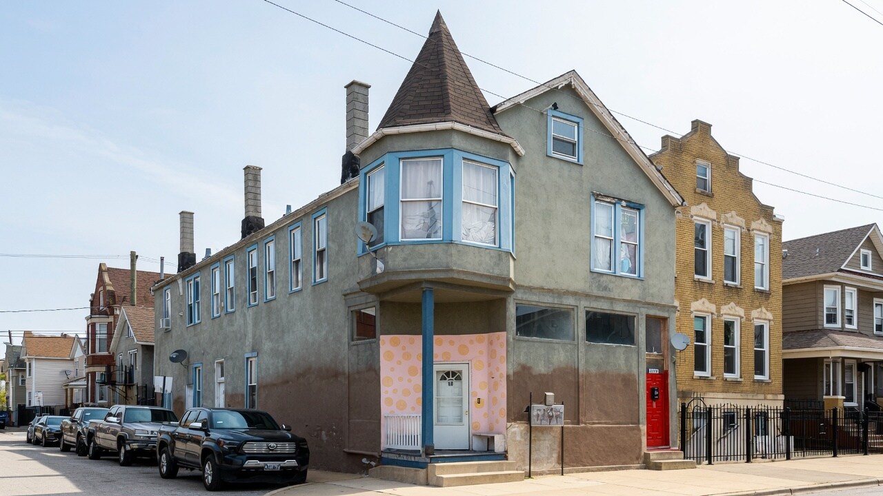 Building Photo - 1016 W Cullerton St