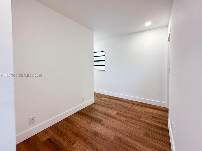 Building Photo - 1255 Jackson St