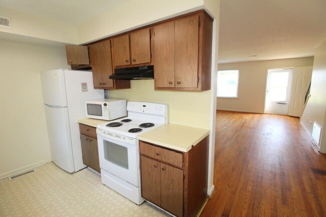 Building Photo - 1331 Devon Ln