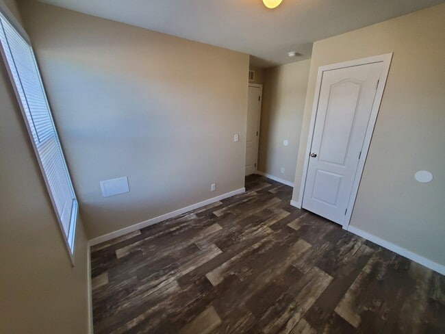 Building Photo - 49 Parakeet Hill Dr