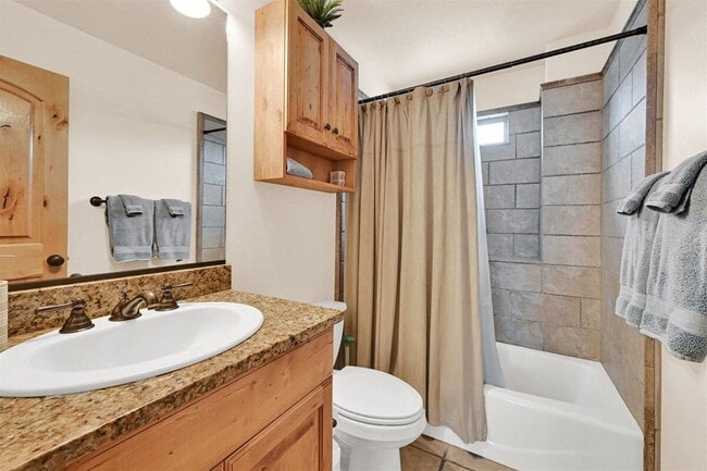 Building Photo - 5176 Fairview Loop