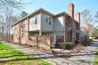Building Photo - 425 Summerwalk Cir