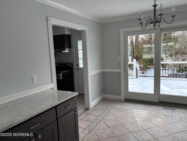 Building Photo - 148B Bayshore Dr