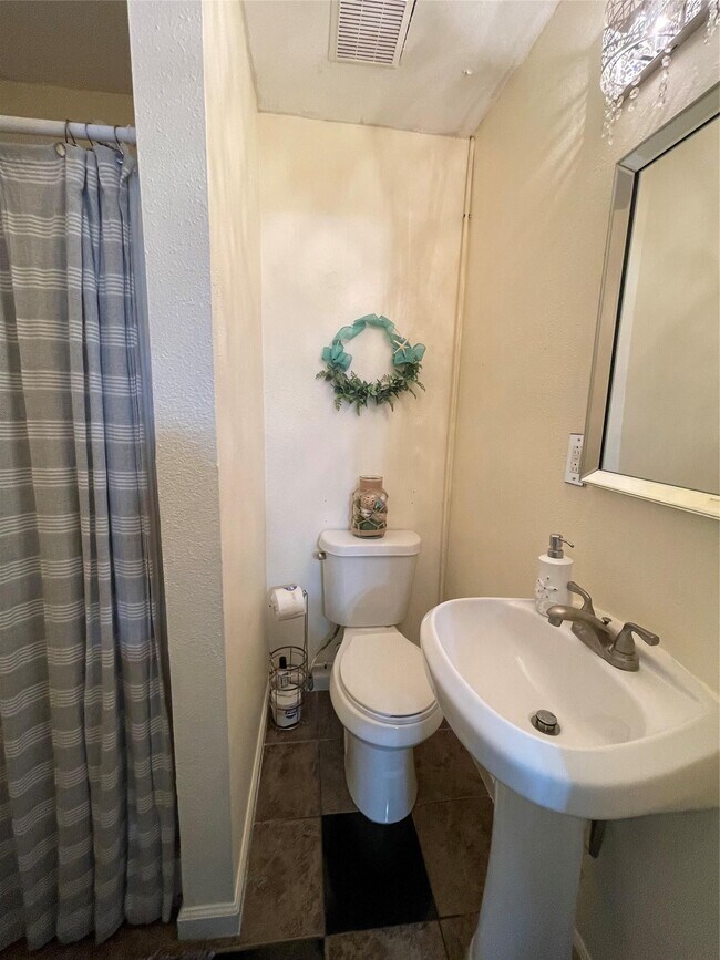 Building Photo - 1212 55th St