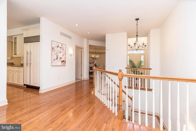 Building Photo - 5812 Hickory Hollow Ln