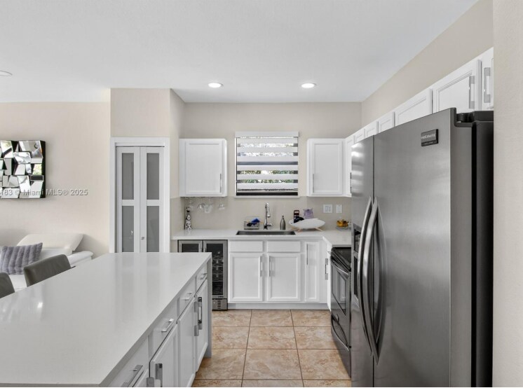 Building Photo - 3616 SE 2nd Dr