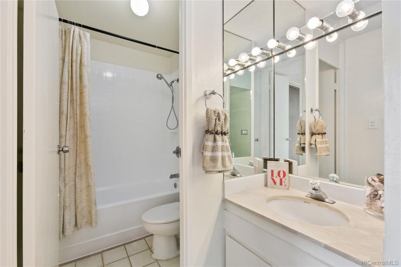 Building Photo - 2845 Waialae Ave