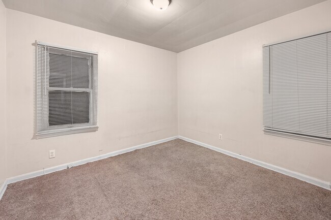 Building Photo - 9227 Prest St
