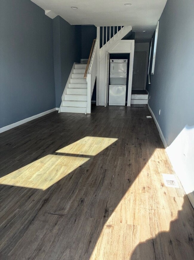 Building Photo - 2234 Henneman Ave