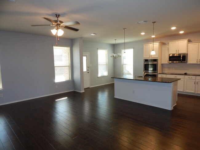 Building Photo - 1310 Stonewall Ridge