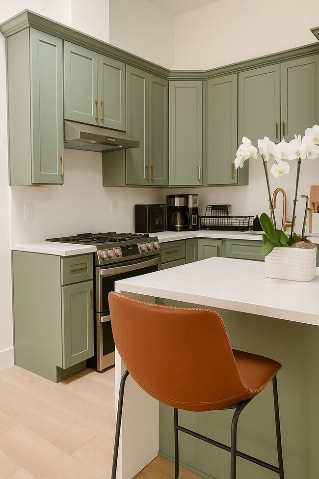 Building Photo - 3636 Gardenia Ave