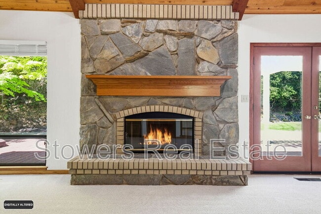 Building Photo - 618 Banister Ln