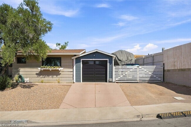 Building Photo - 609 Sierra Ln