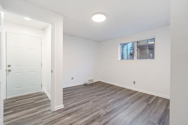 Building Photo - 1809 Lowrie St