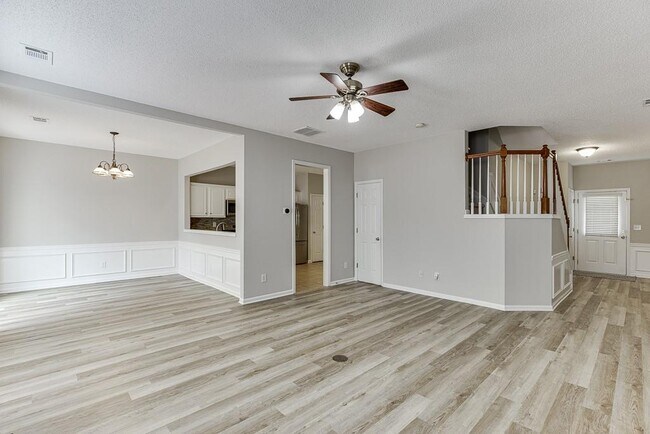 Building Photo - 2421 Elkhorn Ter
