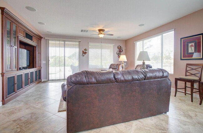 Building Photo - 22896 W Arrow Dr