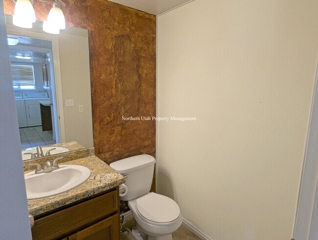 Building Photo - 4-Bed, 3.5 Bath Home with Scenic Views in South Ogden