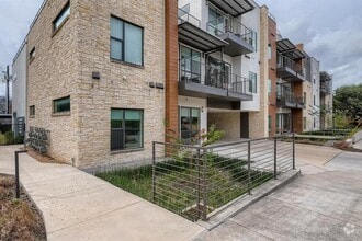 Building Photo - 207 W Johanna St