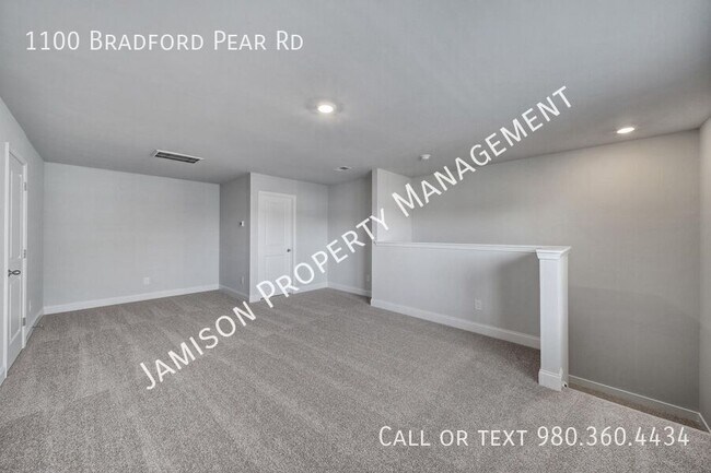 Building Photo - 1100 Bradford Pear Rd