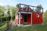 Building Photo - Artsy Studio in Westhaven with Attic Bedroom