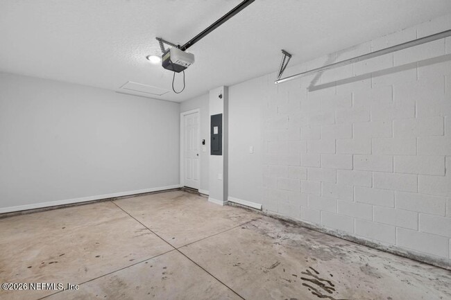 Building Photo - 129 Wellwood Ln