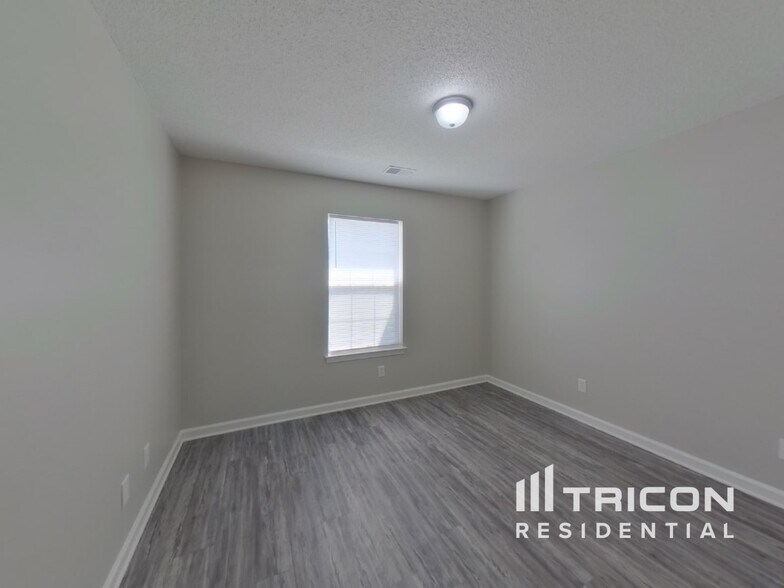 Building Photo - 112 Candar Ct