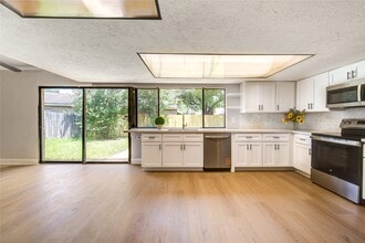 Building Photo - 15515 Mira Monte Dr